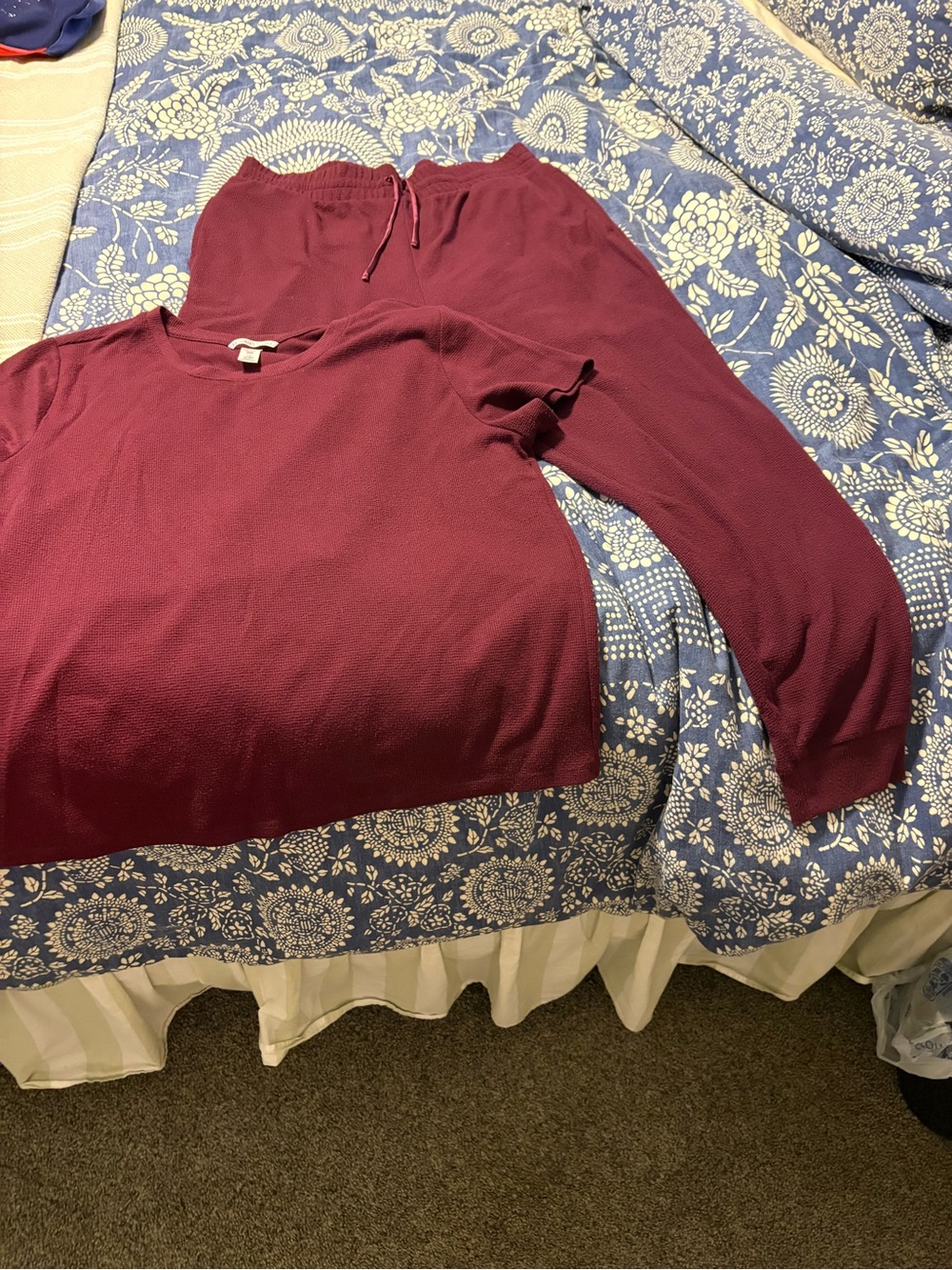 Victoria's Secret Ribbed Lounge Top in Burgundy